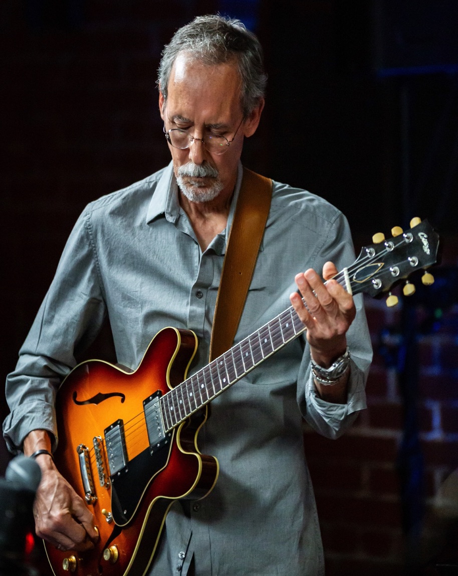 Bruce Saunders Photo